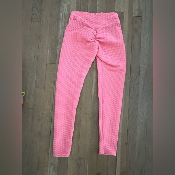 Baby pink textured cinched viral leggings size small - Picture 5 of 7